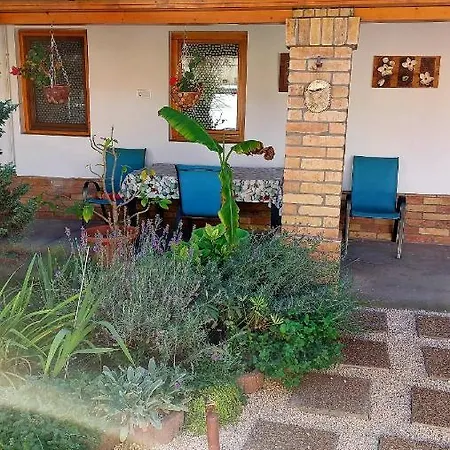 Apartment Mandula *